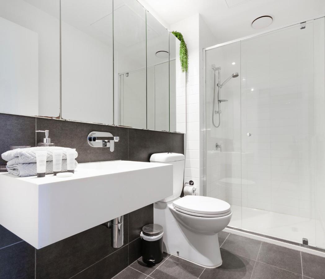 2Br Cbd Pad, City Views, Free Parking, Pool, Gym Melbourne Eksteriør bilde